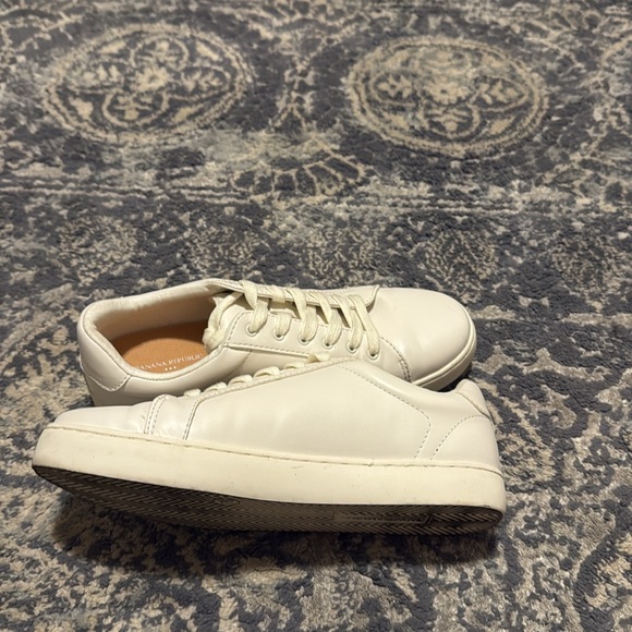 Banana Republic White Lace Up Sneakers Size 7.5 - Picture 6 of 12